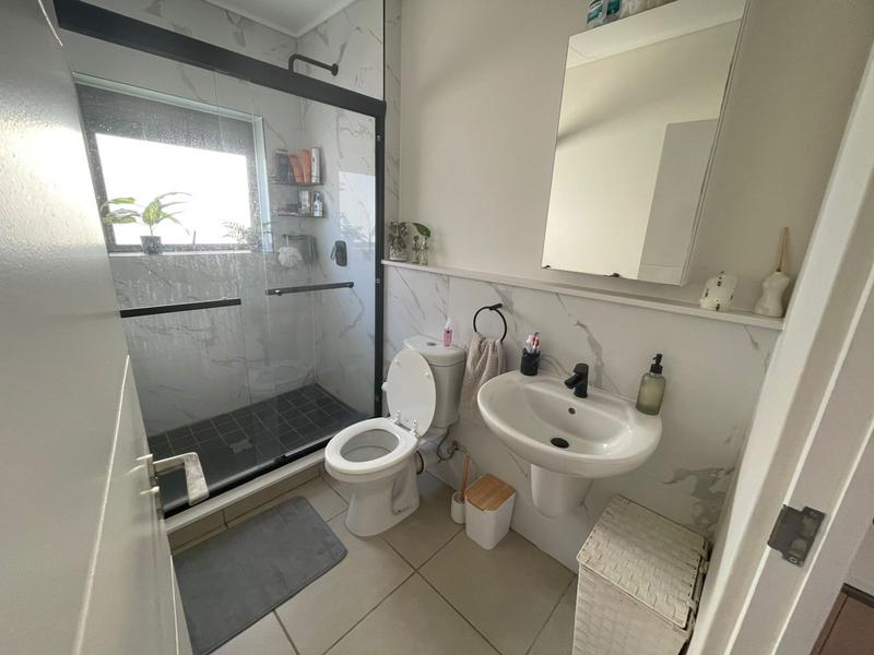 To Let 1 Bedroom Property for Rent in Richwood Western Cape